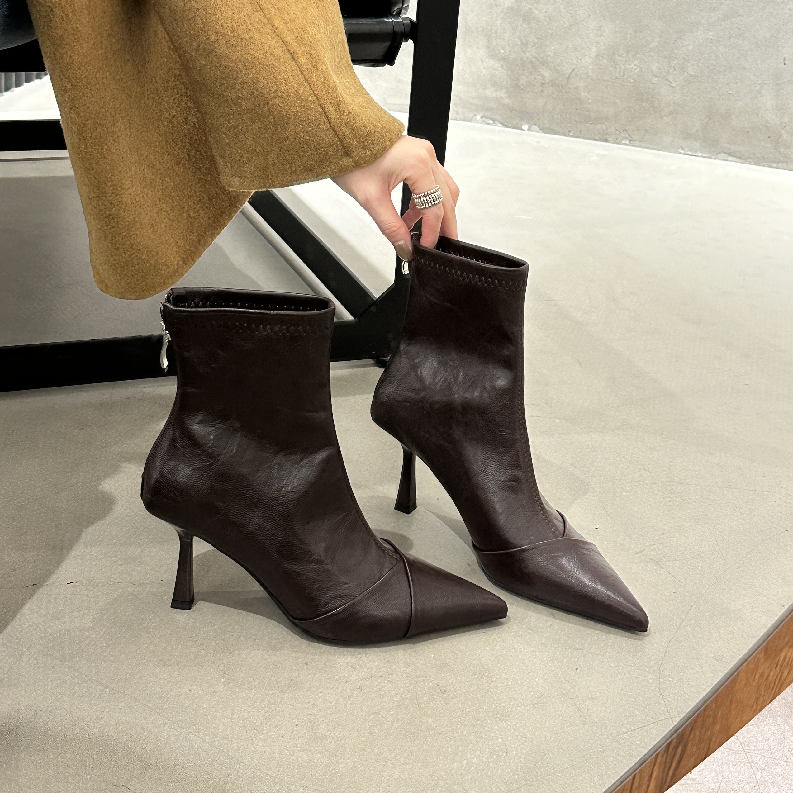 MUMU法式尖头细跟短靴女高跟瘦瘦靴气质百搭时装靴冬季