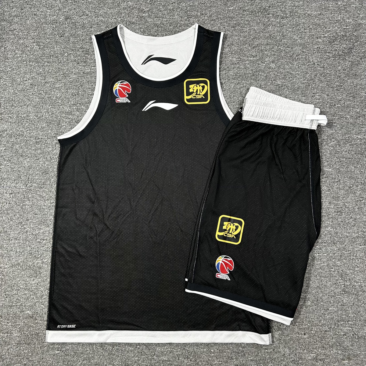 李宁CBA30周年24-25球员比赛训练篮球运动套装篮球服速干背心短裤