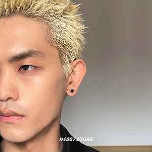 复古黑色罗马数字美式男款耳钉小众设计嘻哈高级耳环女耳骨钉耳饰