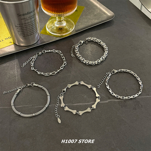 不掉色钛钢骨头男款手链女嘻哈冷淡风街头简约小众感手腕情侣饰品