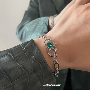 冷淡风绿宝石蜘蛛拼接男手链女小众设计高级感钛钢做旧嘻哈饰品新