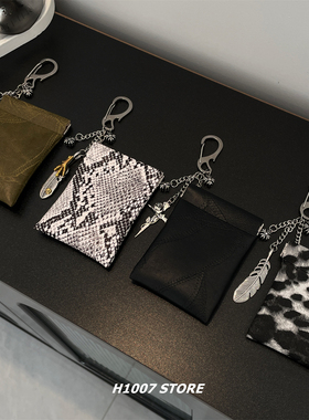 H1007原创 蛇纹包羽毛十字花男裤链女腰间挂饰嘻哈风包挂零钱卡包