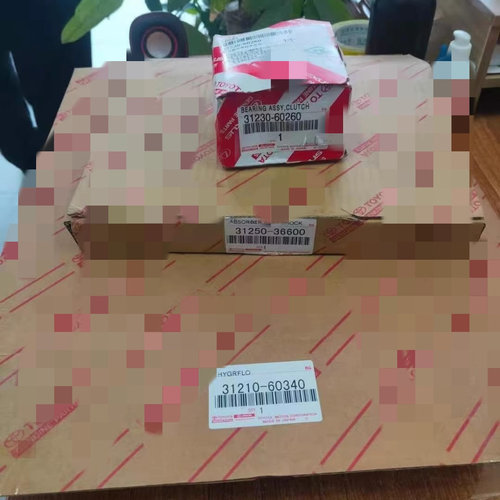 适用于丰田考斯特4.0发动机离合器片三件套轴承离合器压盘原装