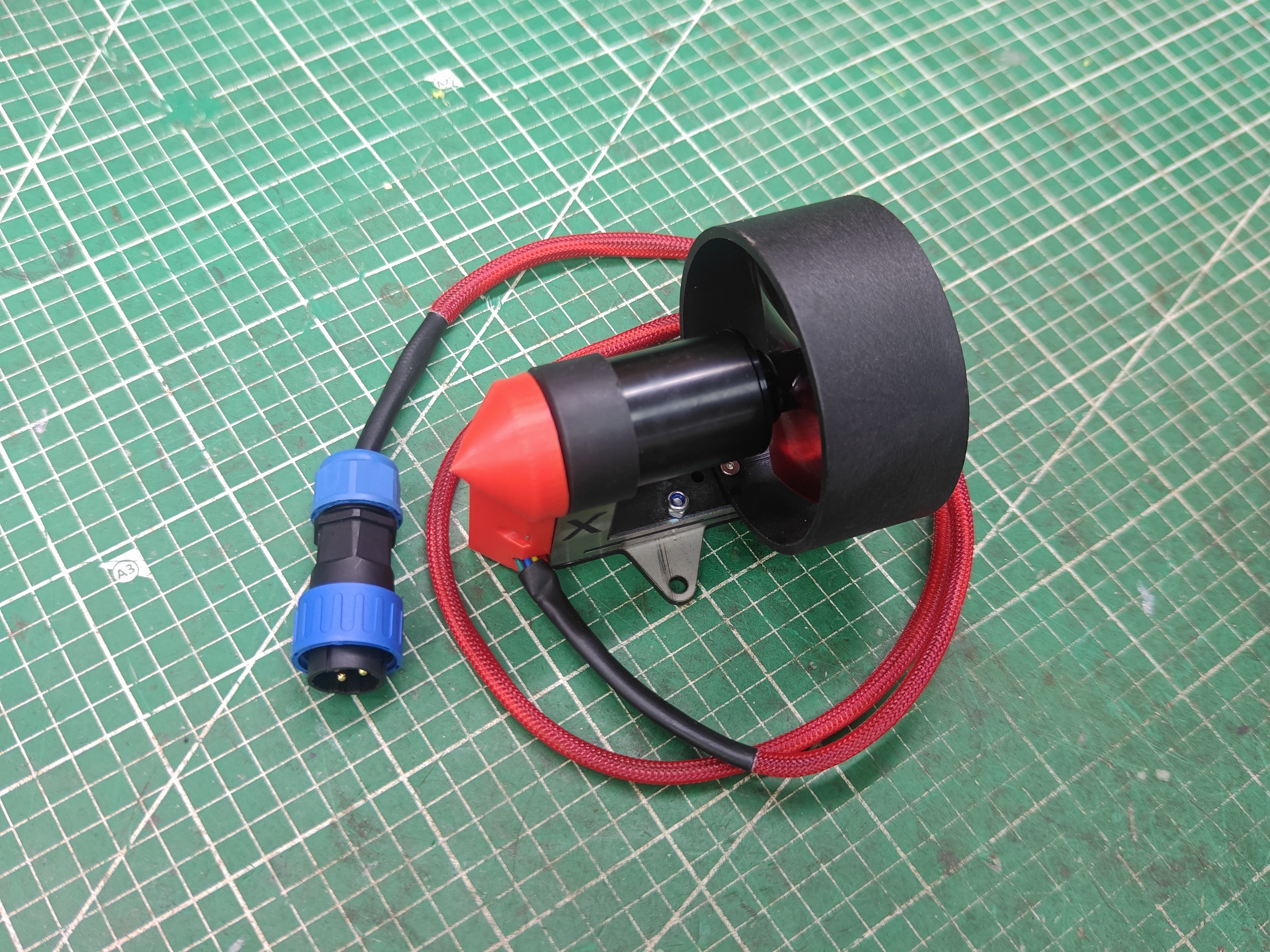 12-24v  水下推进器遥控船水下机器人桨板推进器图片