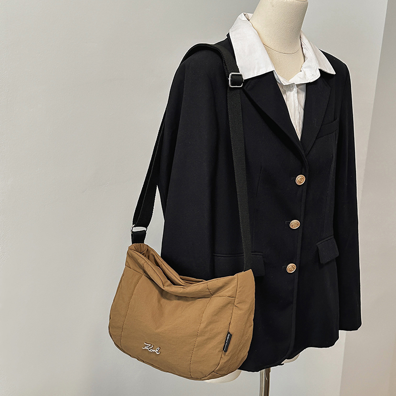 ins洋气棉服小方包太空棉斜挎包