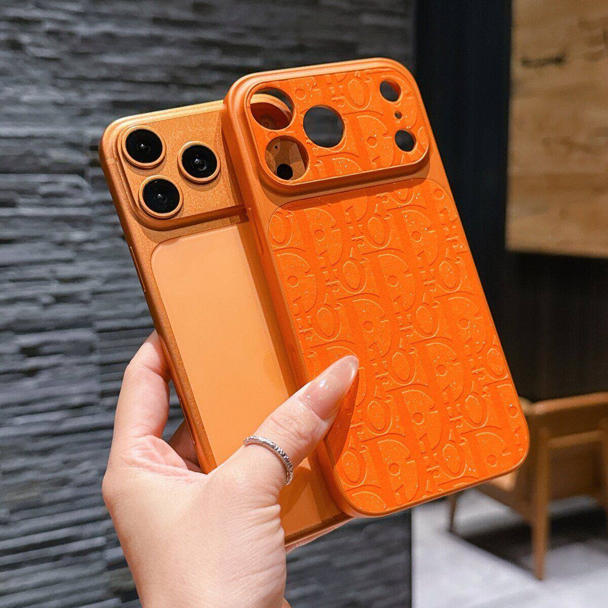 欧美大牌D家新款适用秒变苹果16PRO手机壳皮质iPhone17