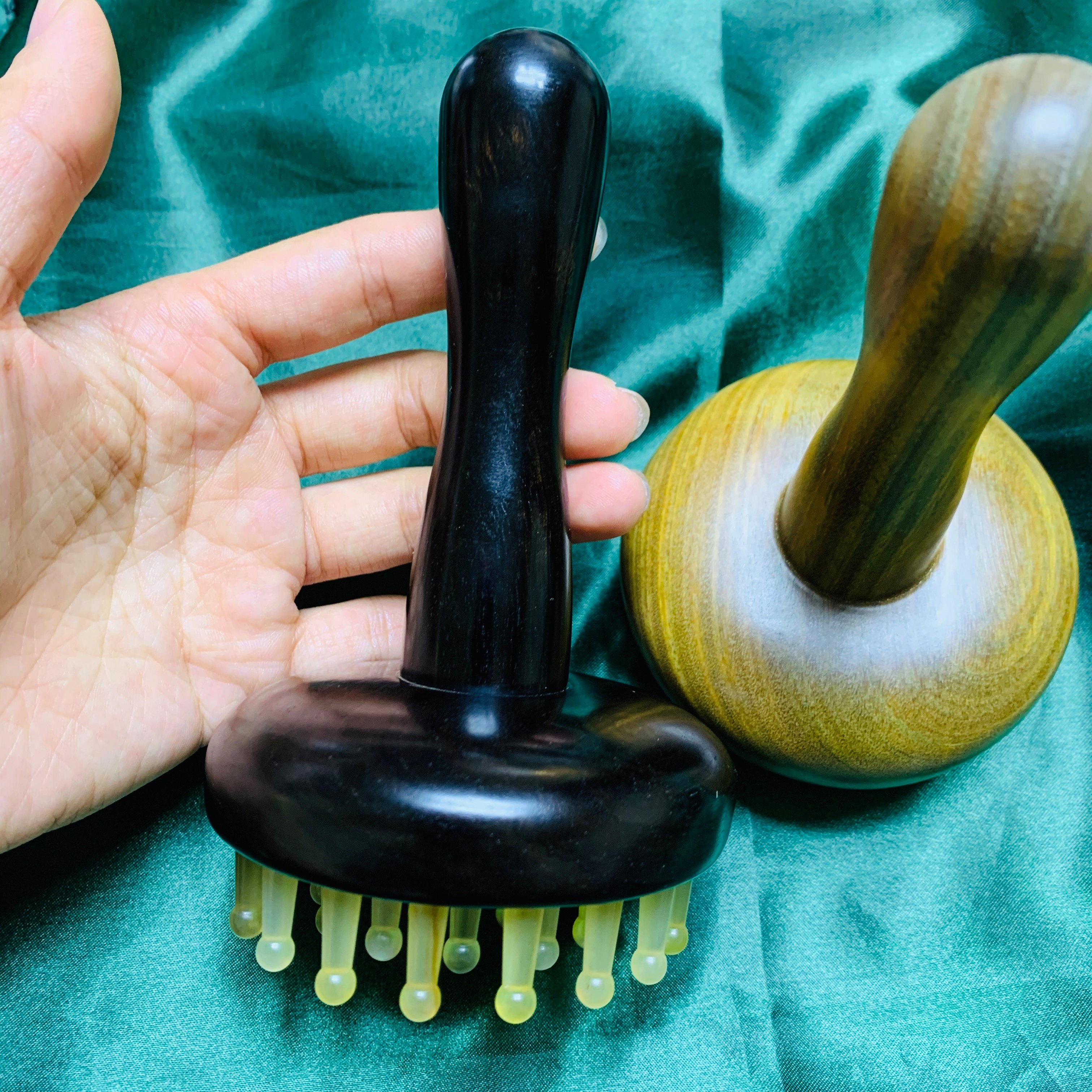 紫光檀加大凹面圆形加长手柄羊角齿绿檀木按摩梳刮痧腹部推拿肩颈
