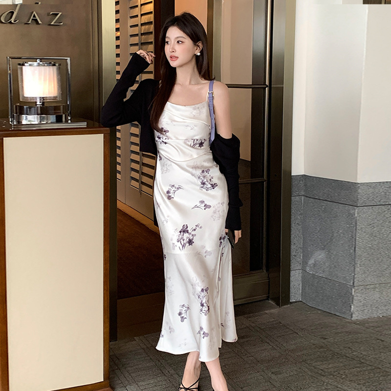 秀熙熙2025春季新款气质高腰吊带连衣裙子印花纯欲度假裙女88193