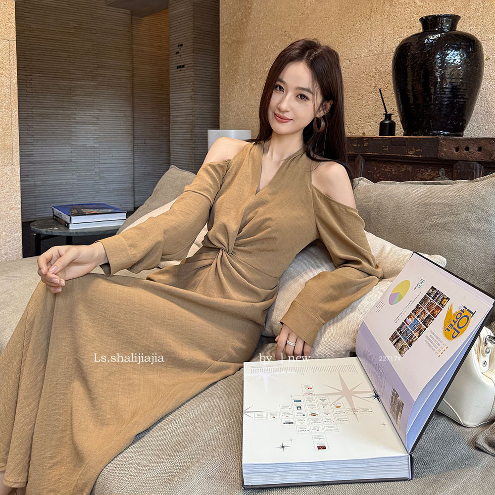 LS述致 法式优雅御姐风露肩长袖收腰连衣裙2025早秋新款女装