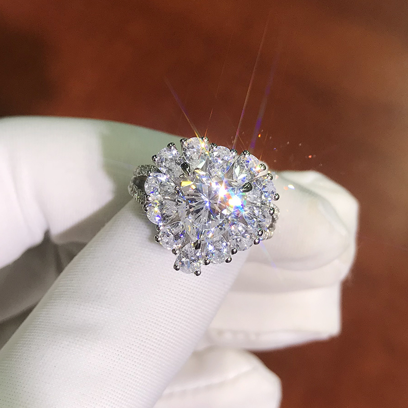 卓蝶珠宝群镶2克拉心形莫桑石钻戒豪华镶嵌显大水滴心形仿钻戒女