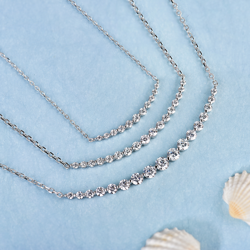 卓蝶纯银镀白金微笑钻石女吊坠