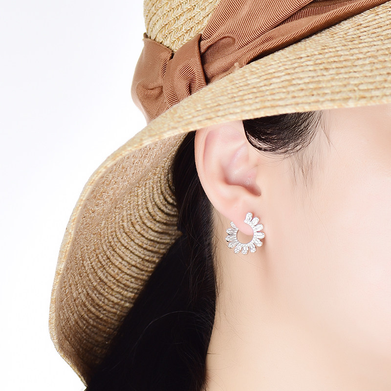 卓蝶珠宝度假风弧形耳钉纯银镀金梯方仿钻石耳环女新品潮流耳饰