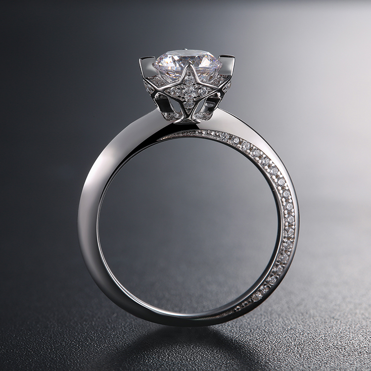 星月神话莫桑石戒指80分正品钻戒