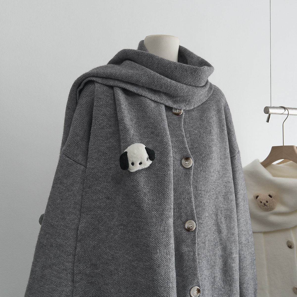 亦梦THETURE 原创围巾一体毛衣女秋冬新款慵懒风宽松针织开衫外套