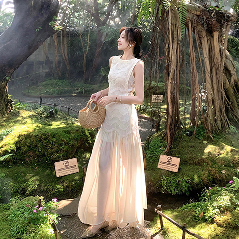 白色无袖收腰长裙夏季新款法式高级感连衣裙气质轻奢裙子女装