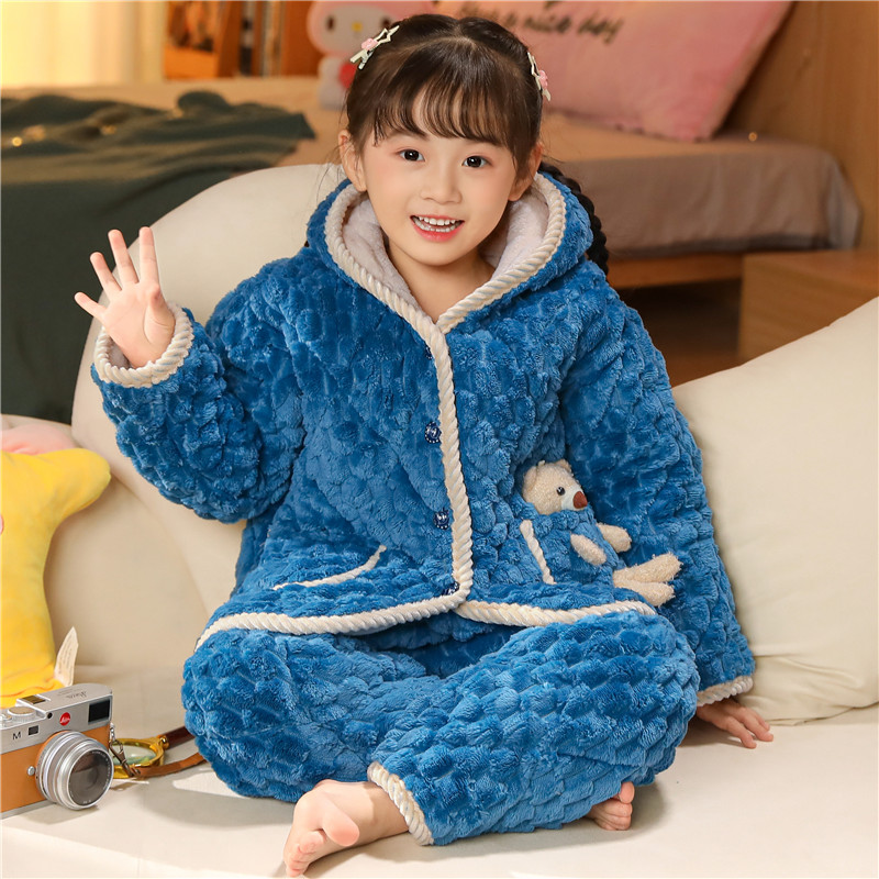 儿童睡衣冬季女孩三层夹棉珊瑚绒加厚法兰绒草莓熊女童家居服套装