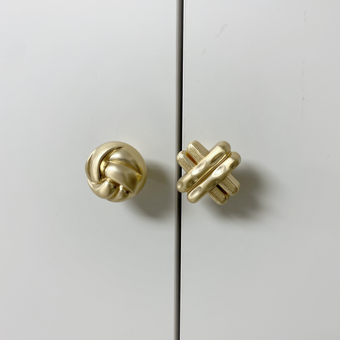 新款原创设计柜门拉手抽屉橱柜衣柜现代简约创意装饰风锌合金把手