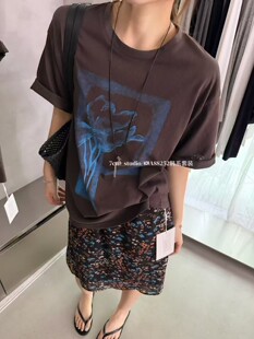 88252夏季7cm韩系时尚宽松百搭设计感印花短袖T恤花裙套装两件套