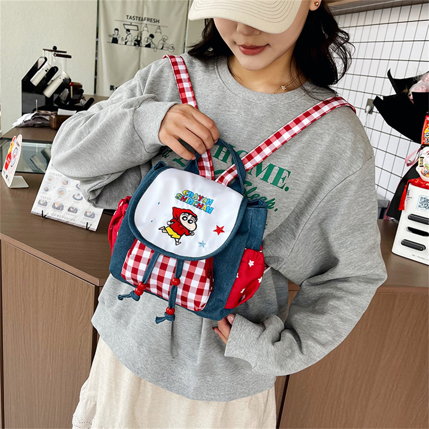 爆款蜡笔小新双肩包森系学生通勤包可爱百搭单肩包新款日系旅行包