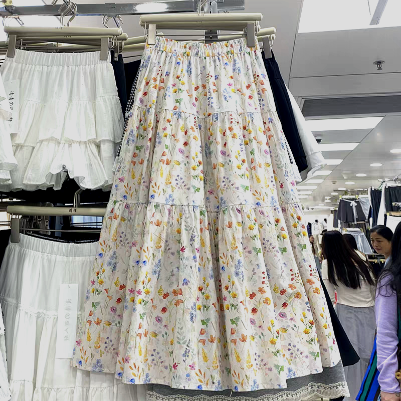 森系温柔碎花半身裙女2025春季新款松紧腰显瘦气质中长款百搭伞裙