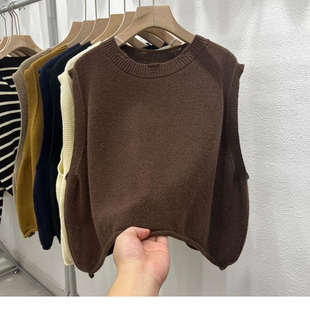 圆领破洞针织马甲女秋季新款2023韩版宽松设计感小众无袖毛衣背心