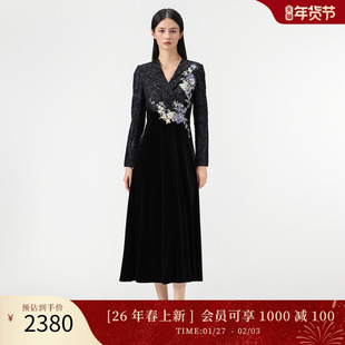 SUSSI/古色2026春商场同款交插领长袖贴花蕾丝绣片拼丝绒连衣裙