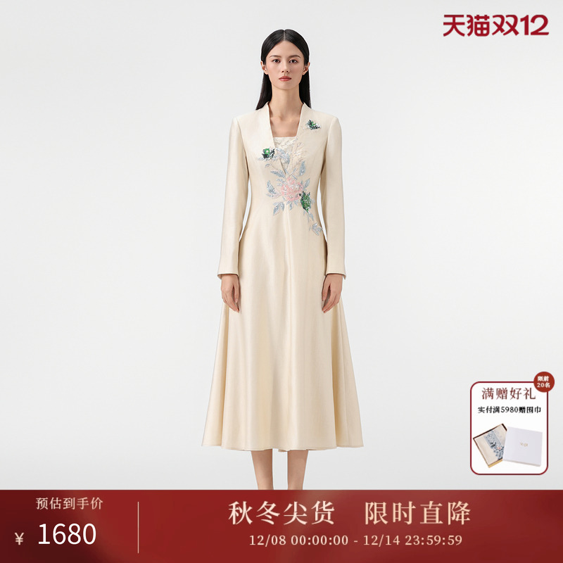 SUSSI/古色25春新款商场同款前方形连身立领长袖贴花长连衣裙