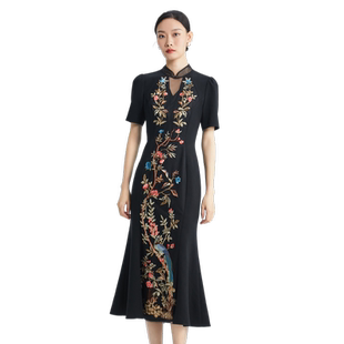 SUSSI/古色季新款商场同款青衣黑中式经典刺绣收腰连衣裙女装