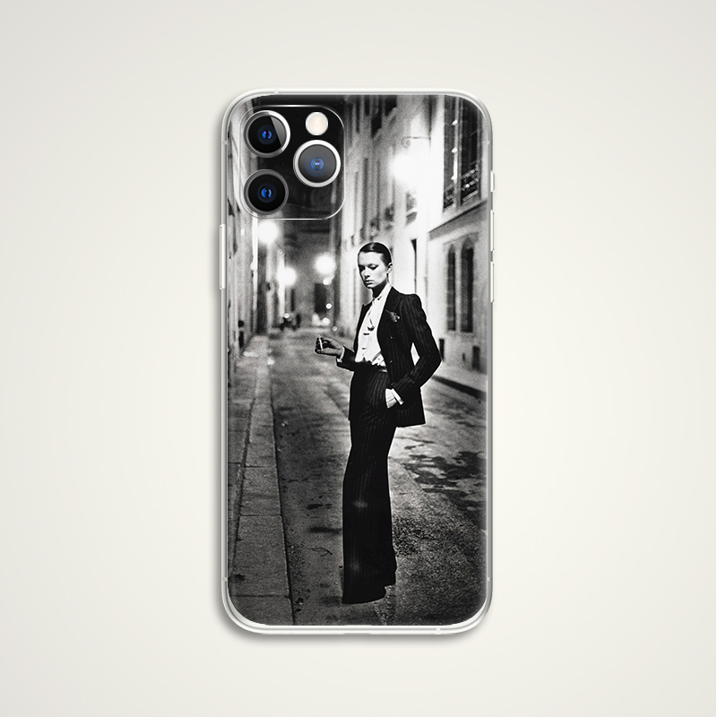 Helmut Newton's 礼服吸烟 黑白摄影文艺术生手机壳 F362 适用苹果iphone17PROMAX AIR 华为小米三星