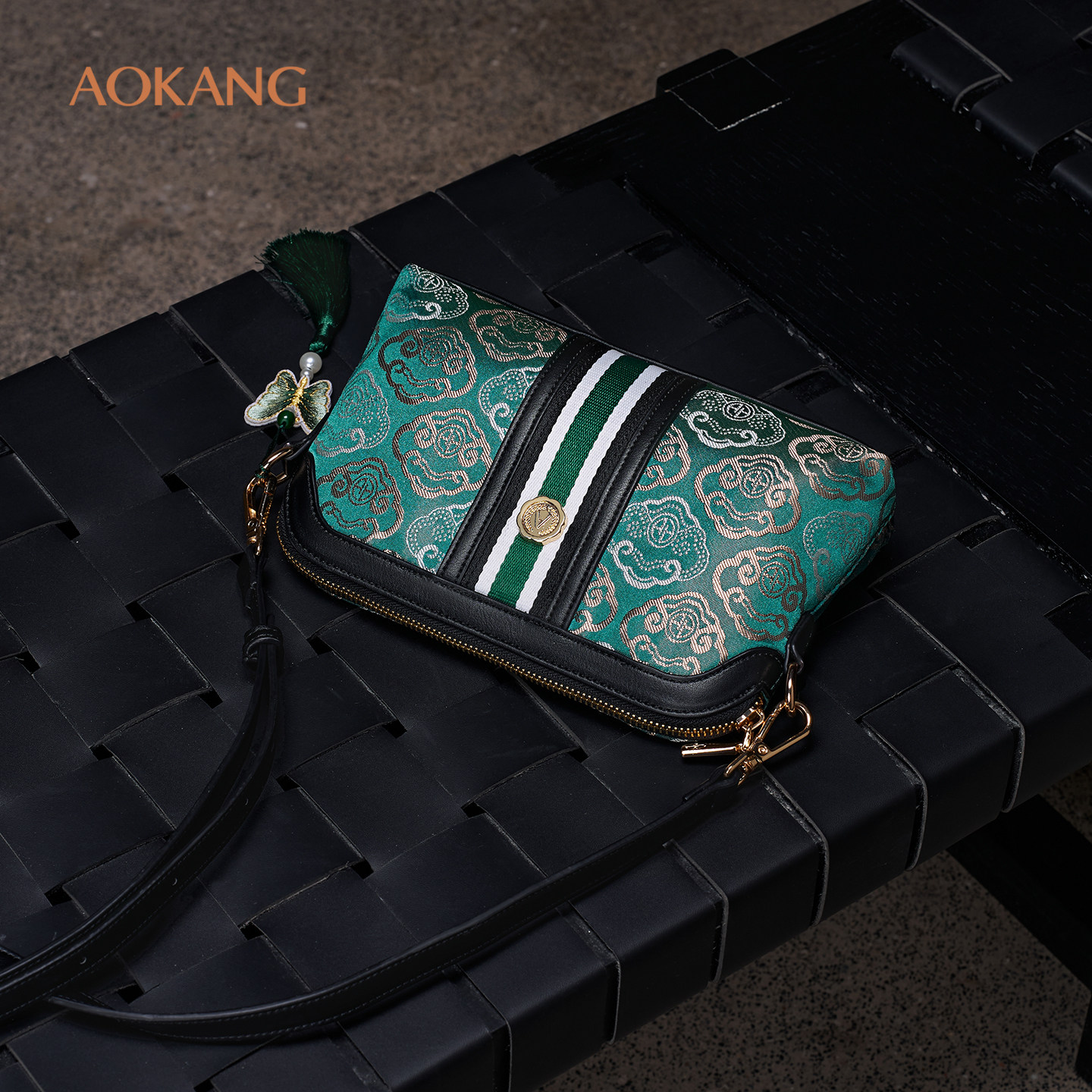 奥康 女包2026新款新中式小方包国风刺绣单肩包大容量通勤斜挎包