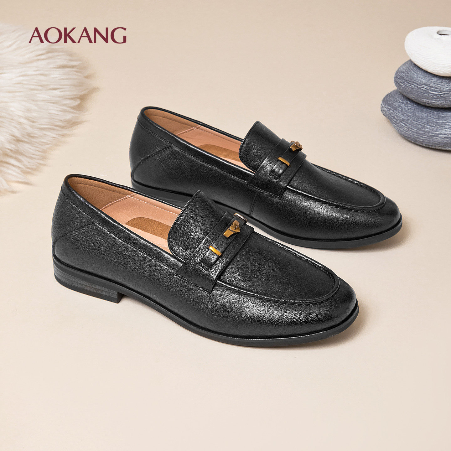 奥康 女鞋羊皮英伦风乐福小皮鞋女25新款软平底豆豆深口单鞋子N