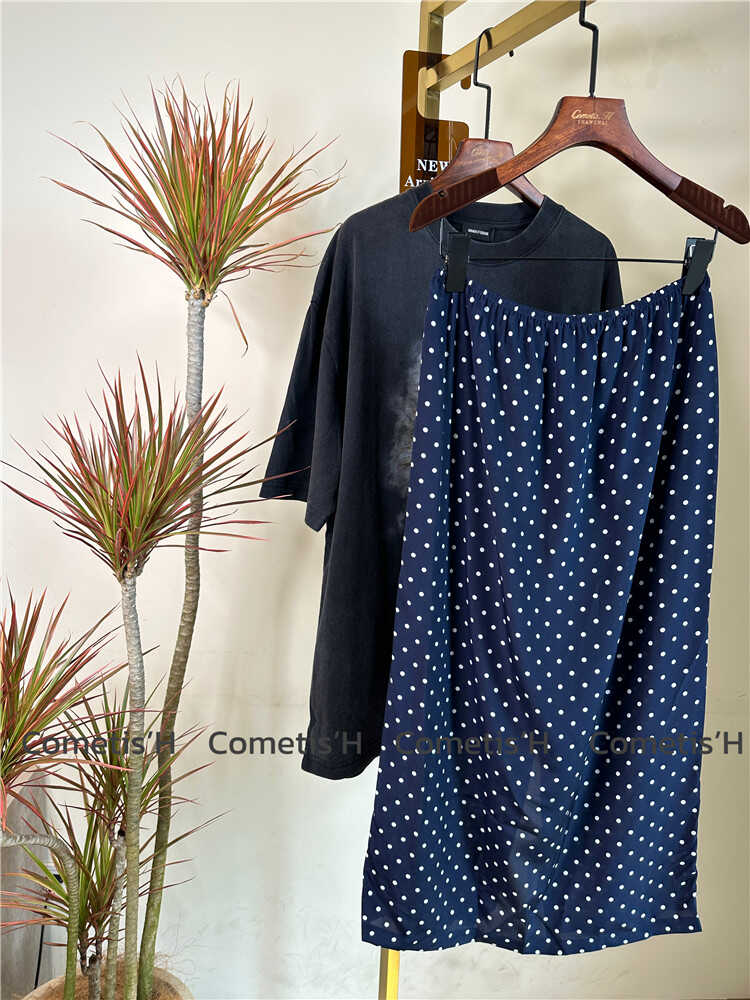 2025夏小众设计真丝波点短裙半身裙显瘦百搭桑蚕丝直筒半裙后开叉