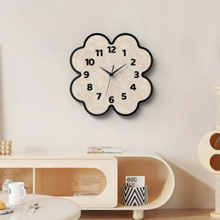挂墙时钟餐厅卧室静音表 现代简约客厅幸运四叶草挂钟家用轻奢时尚