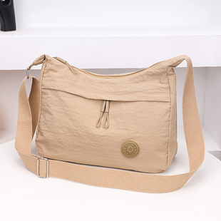 新款防水牛津布女包多隔层单肩斜挎包时尚百搭旅游包中老年妈妈包