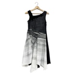 圣迪折扣女装 时尚 复古做旧文艺钩花渐变水墨晕染不规则摆背心裙