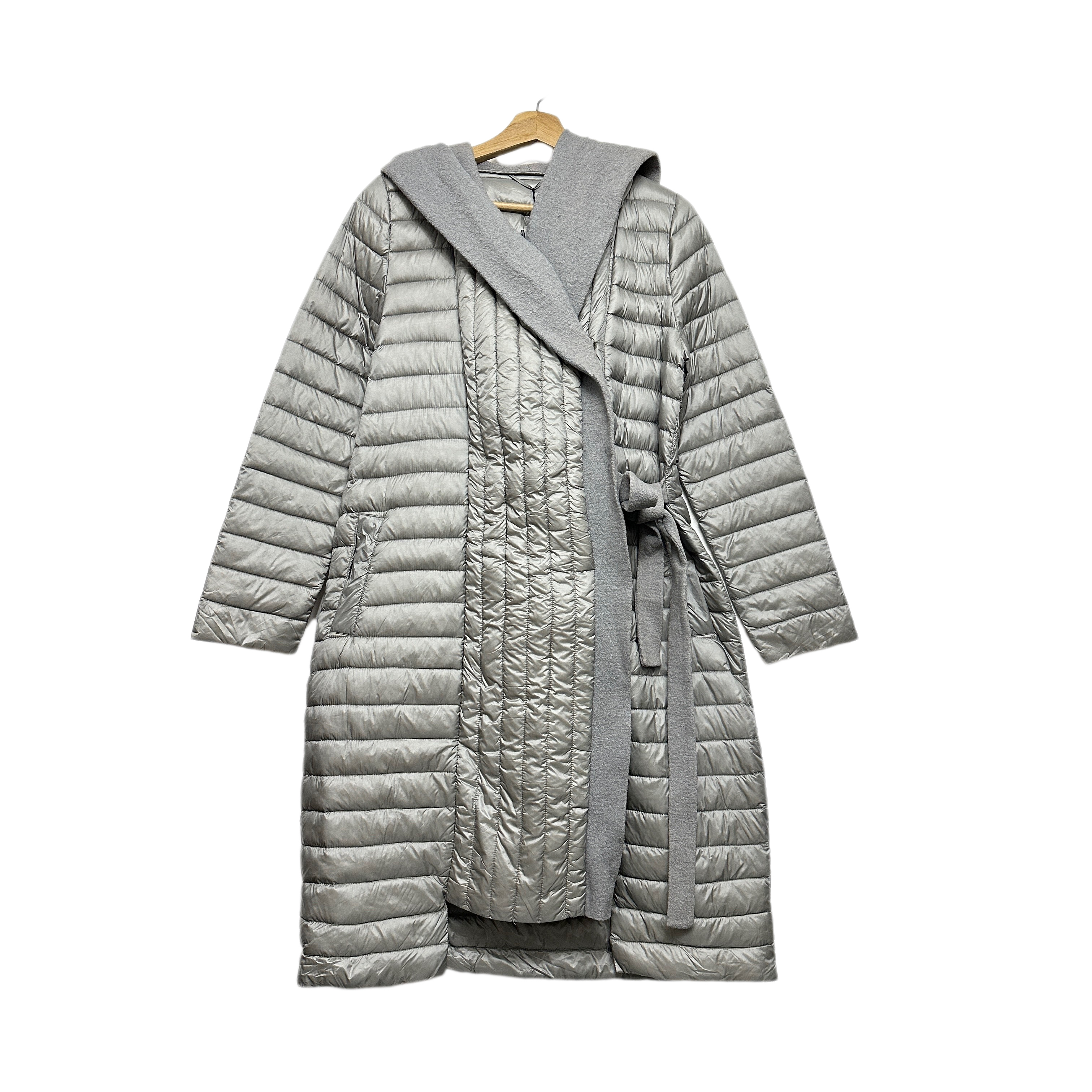 圣迪折扣女装 秋冬时尚毛呢拼接系带休闲连帽长款轻薄羽绒服