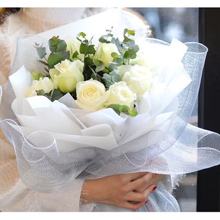 禄丰县金山客运站世纪大街武定县狮山大道鲜花店七夕节速递玫瑰