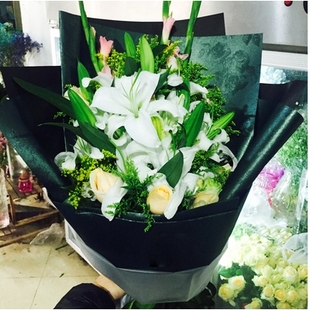 张家界永定区子午路区政府永定大道大庸桥公园鲜花店蛋糕配送玫瑰