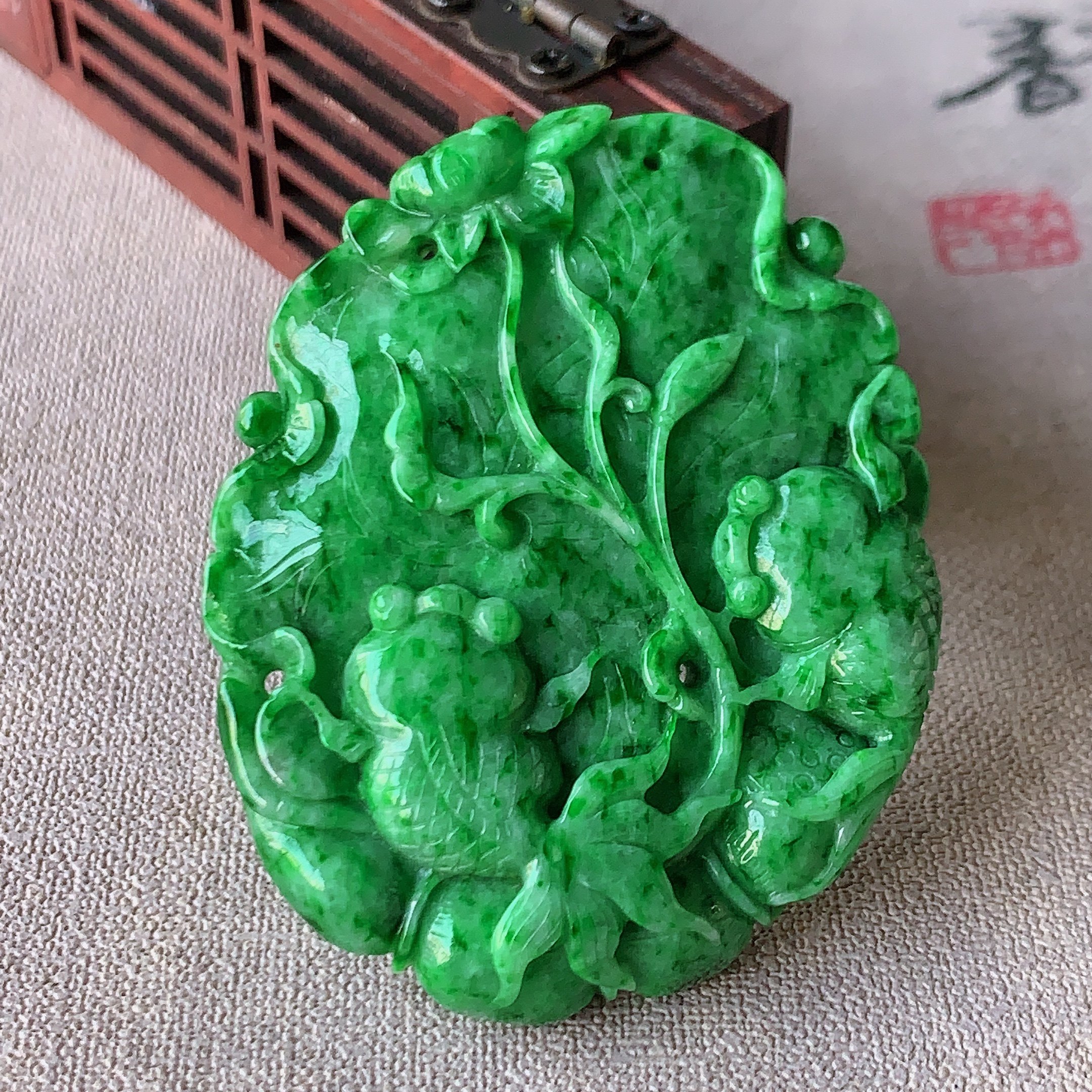 天然翡翠a货满绿荷叶鱼吊坠阳绿荷叶挂件缅甸翡翠a货荷叶鱼