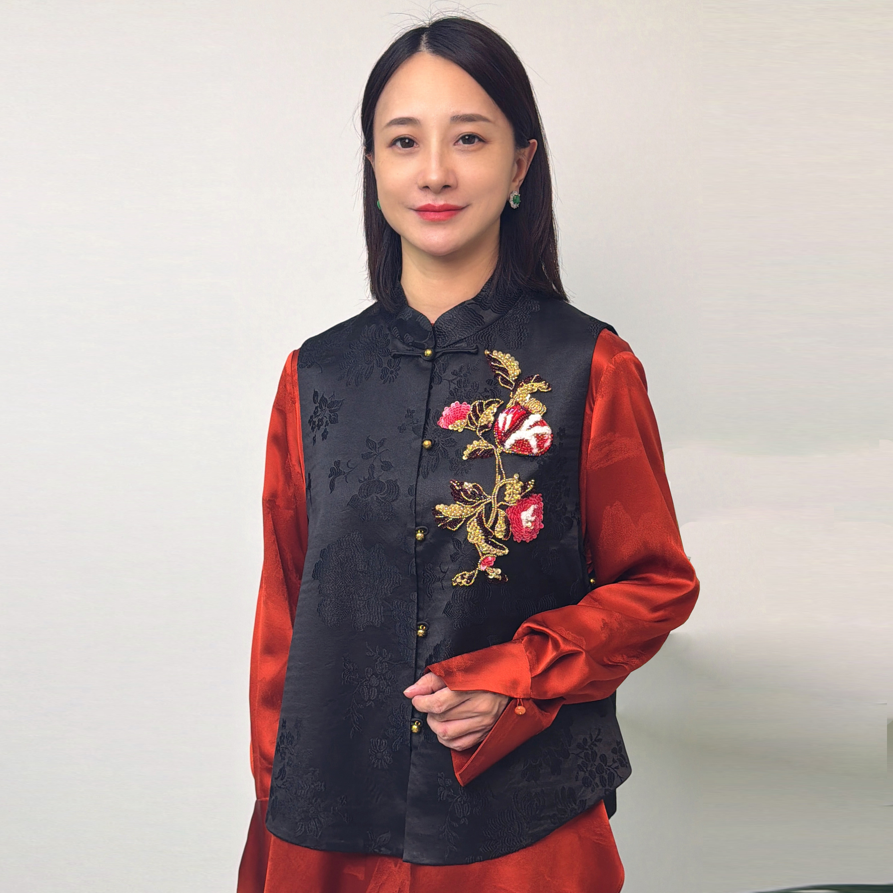 新中式刺绣花卉马甲女立领盘扣无袖上衣高端外搭坎肩