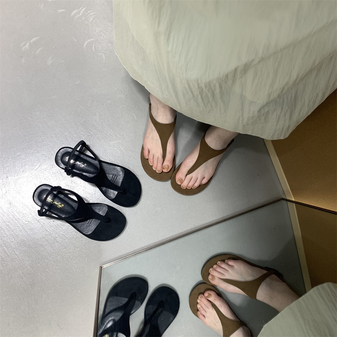 平底复古度假风夹脚凉鞋仙女鞋子2025新款夏季黑色百搭沙滩罗马鞋