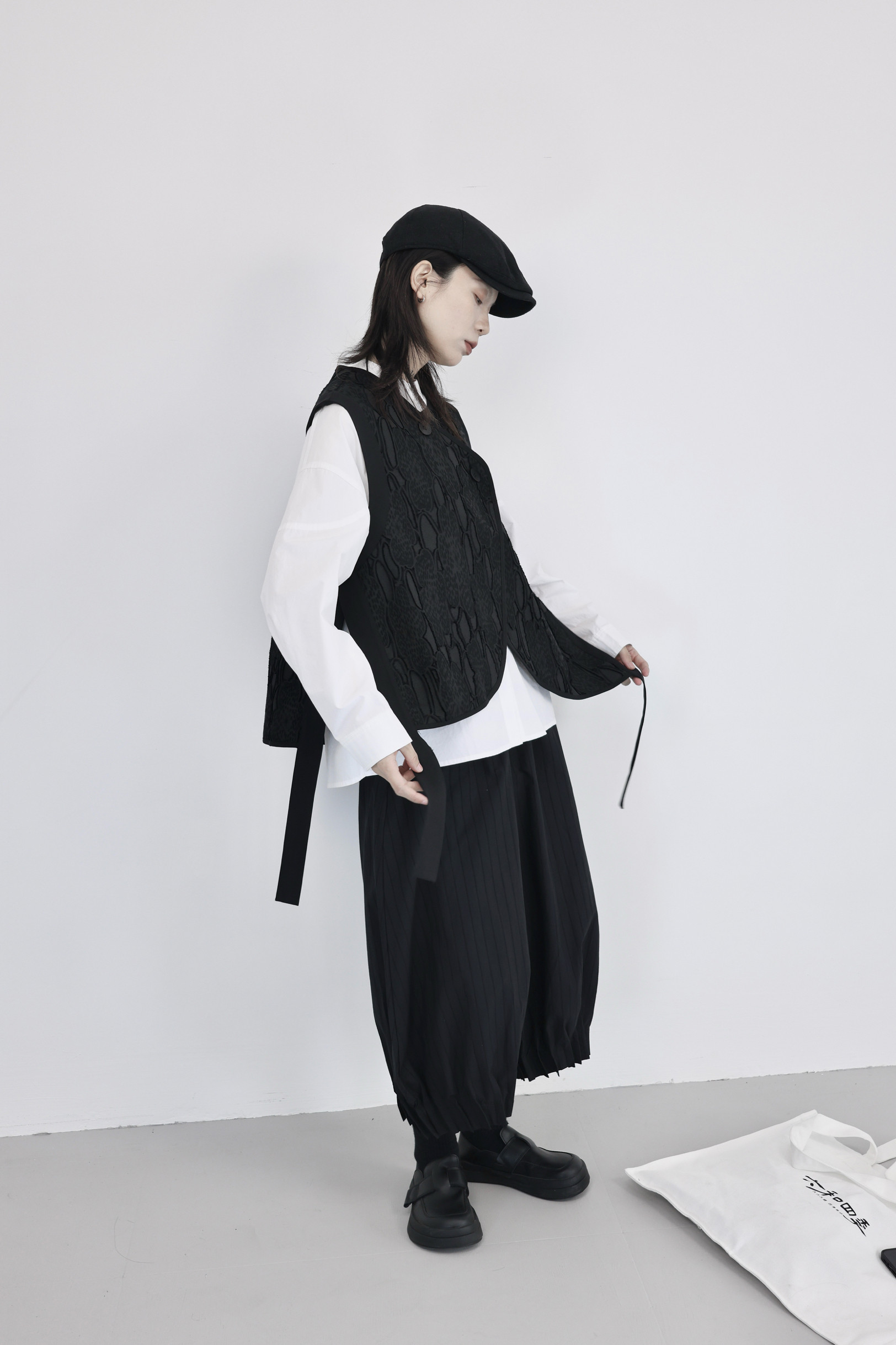 暗黑设计感小众无袖坎肩马甲女2025春季马夹宽松休闲百搭背心上衣,女装马甲,钱塘801（原钱塘901）