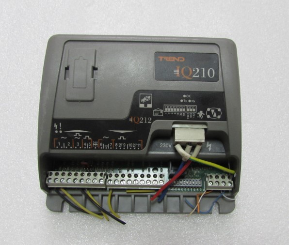 二手TRBND 【 IQ212/UNB/230VAC  有9个 一个重量1&mid 电子元器件市场 其它元器件 原图主图