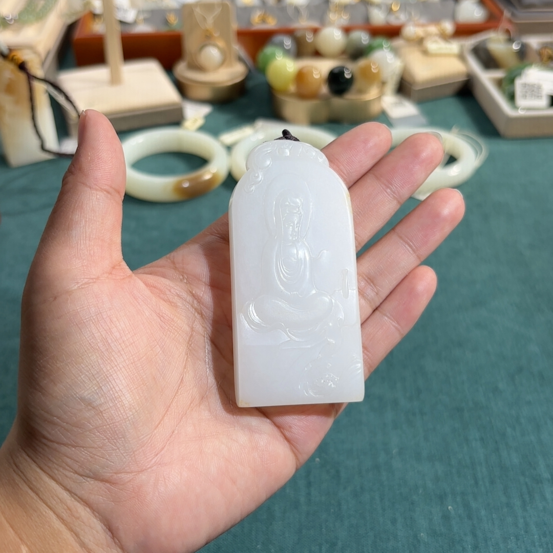 羊脂白玉观音牌