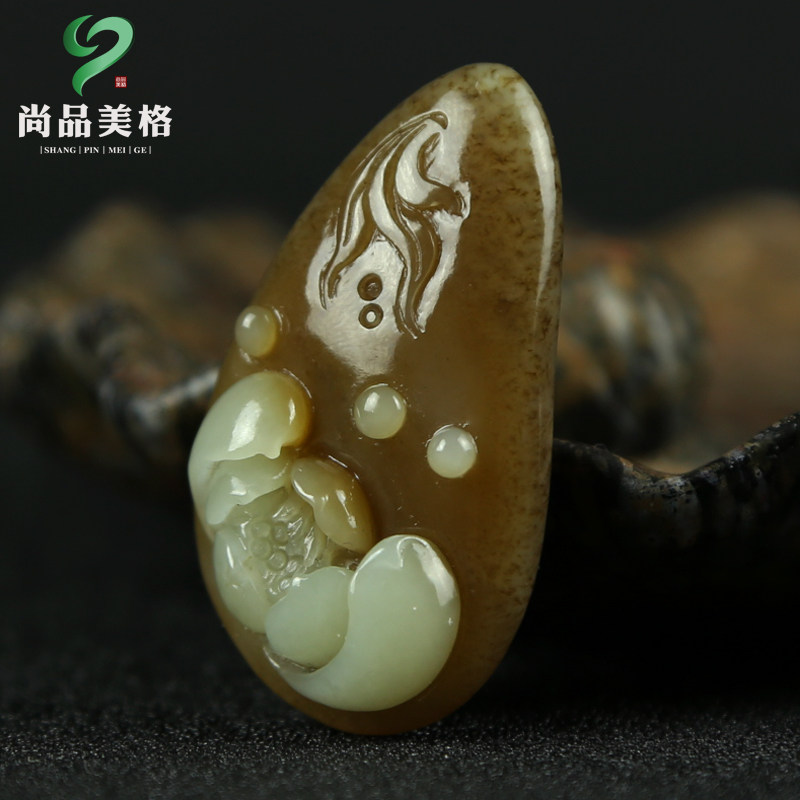 尚品美格天然和田玉吊坠 东北黄白老玉糖料雕刻荷花挂件吊坠f679