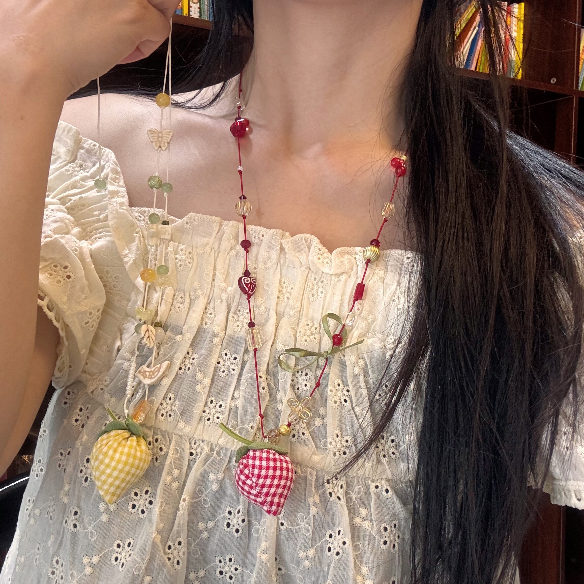 2025新款多巴胺糖果彩色串珠项链女夏日小清新辣妹锁骨链百搭配饰