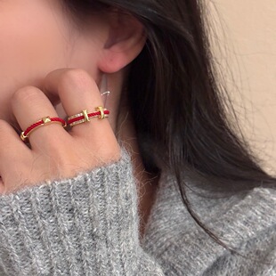 新年红绳字母H戒指设计感钉子食指指环本命年红色节日氛围感尾戒