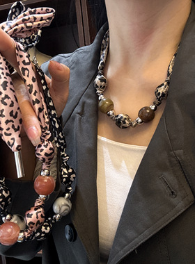 2025新款爆款项链式磁吸扣丝巾女小长条护颈装饰领巾搭配衬衫手链