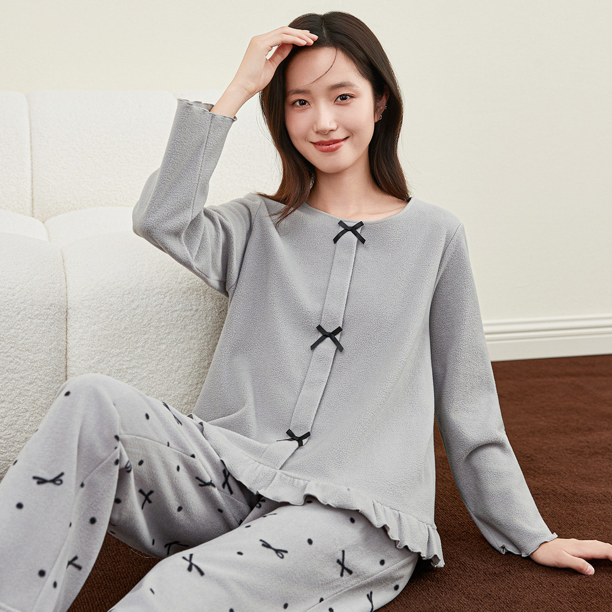 顶呱呱摇粒绒长袖甜美圆领女睡衣