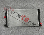 适用宝马1系2系X1X2水箱F52F46F49F39冷却器218散热器116水箱216